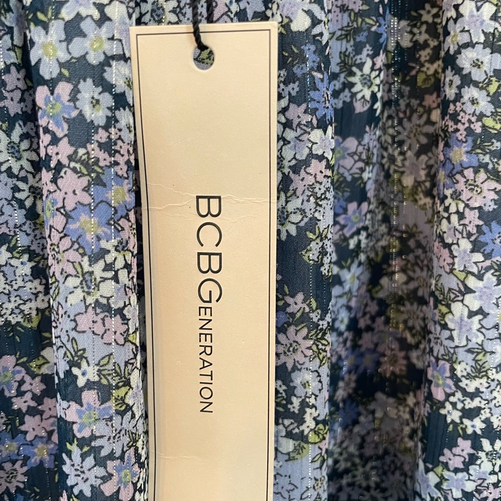 BCBG BABYDOLL FLORAL DRESS,MINI LENGTH, SIZE 6. BALLOON SLEEVES, SQUARE NECKLINE - Picture 7 of 16
